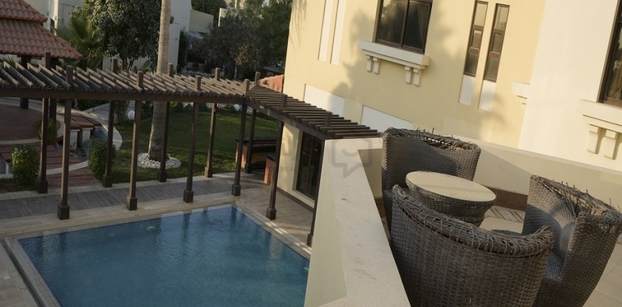 Villa de 4 chambres à Riffa, Bahrain No. 99351