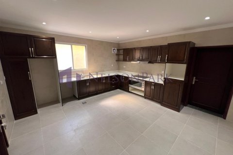 Villa de 4 dormitorios en Doha, Qatar No. 57893 7