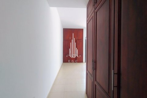 5 غرفة نوم فيلا في Tourist Club Area, الإمارات العربية المتحدة رقم 70761 23