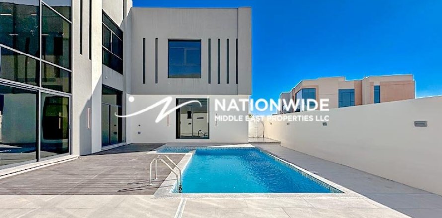 Villa de 5 dormitorios en Abu Dhabi, UAE No. 99184