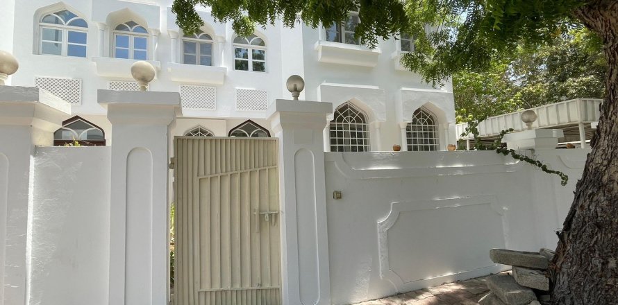 Villa Jumelée de 4 chambres à Oman No. 69228