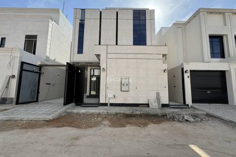 5 bedrooms Villa in Riyadh, Saudi Arabia No. 60534