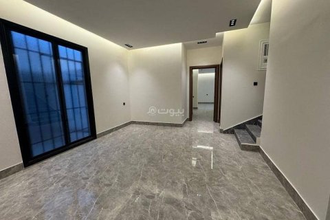 5 bedrooms Villa in Riyadh, Saudi Arabia No. 59966 19