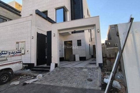 3 bedrooms Apartment in Riyadh, Saudi Arabia No. 99553