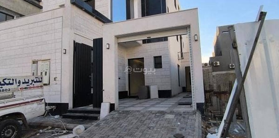 3 bedrooms Apartment in Riyadh, Saudi Arabia No. 99553