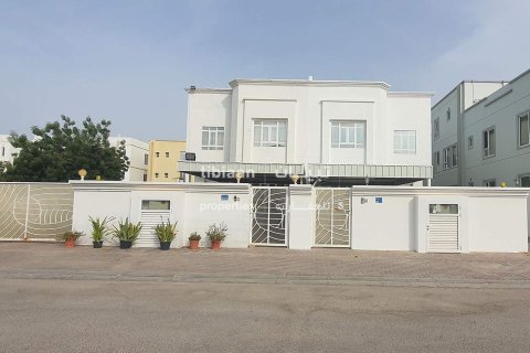 4 bedrooms Twin Villa in Muscat, Oman No. 53817