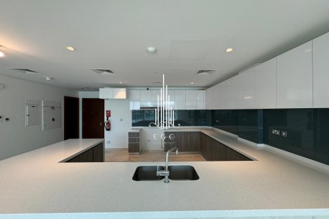 Townhouse de 4 dormitorios en Tourist Club Area, UAE No. 22402 7