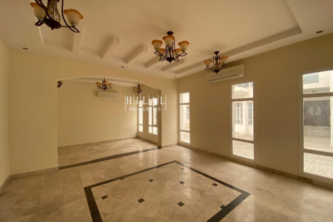 6 bedrooms Villa in Muscat, Oman No. 54911