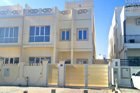 7 bedrooms Villa in Muscat, Oman No. 54309