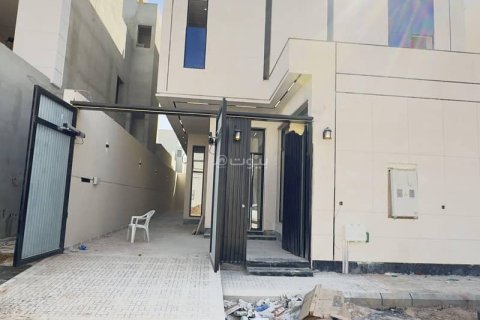 4 bedrooms Villa in Riyadh, Saudi Arabia No. 60403 4