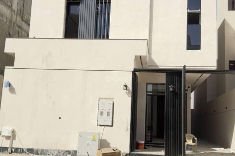 4 bedrooms Villa in Riyadh, Saudi Arabia No. 60403