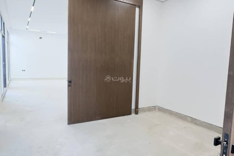 4 bedrooms Villa in Riyadh, Saudi Arabia No. 60403 8