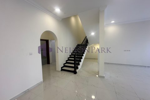 Villa de 7 dormitorios en Doha, Qatar No. 58488 9
