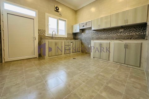 Villa de 7 dormitorios en Doha, Qatar No. 58488 15