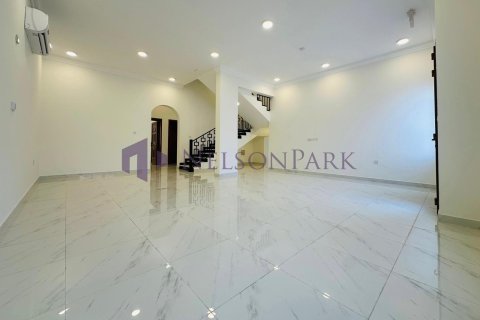 Villa de 7 dormitorios en Doha, Qatar No. 58488 4