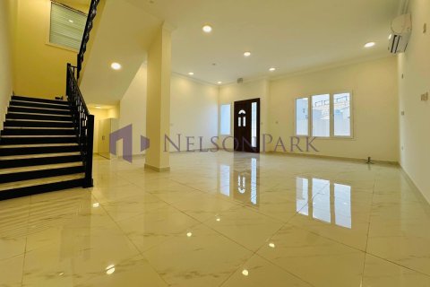 Villa de 7 dormitorios en Doha, Qatar No. 58488 3