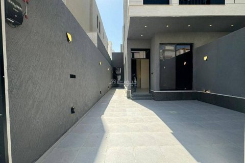 5 bedrooms Apartment in Riyadh, Saudi Arabia No. 61654 3