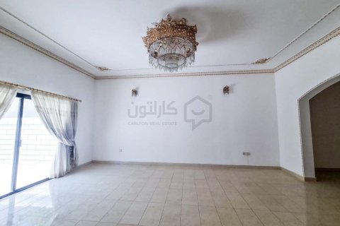 4 bedrooms Villa in Manama, Bahrain No. 59095 4