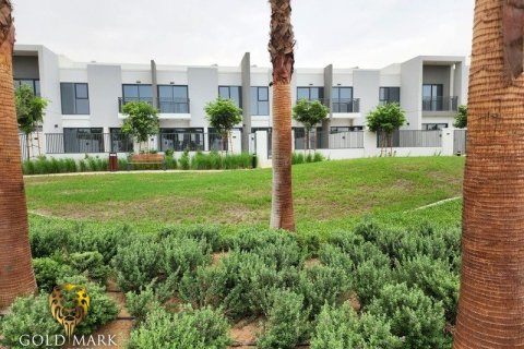 Таунхаус с 3 спальнями в Dubai Land, ОАЭ №27957