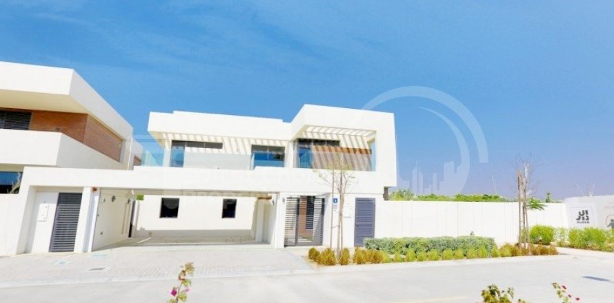 5 bedrooms Villa on the Yas Island, UAE No. 13365