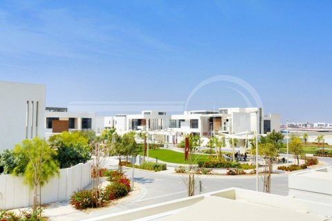 5 bedrooms Villa on the Yas Island, UAE No. 13365 4