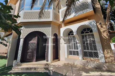 6 bedrooms Villa in As Sib, Oman No. 53422