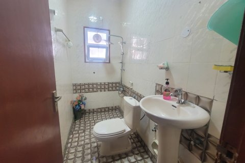 4 bedrooms Villa in Muscat, Oman No. 54181 5