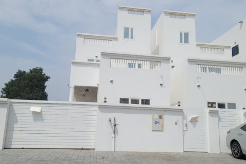 5 bedrooms Villa in Muscat, Oman No. 54184