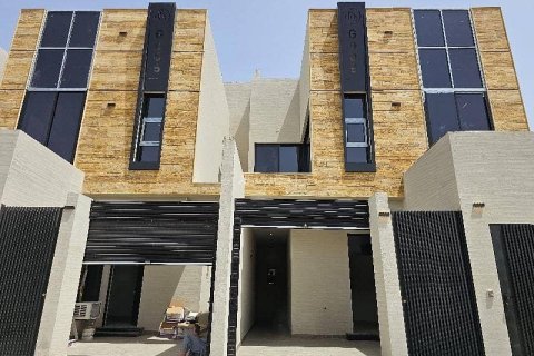 7 bedrooms Villa in Riyadh, Saudi Arabia No. 69134