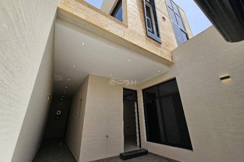 7 bedrooms Villa in Riyadh, Saudi Arabia No. 69134 3