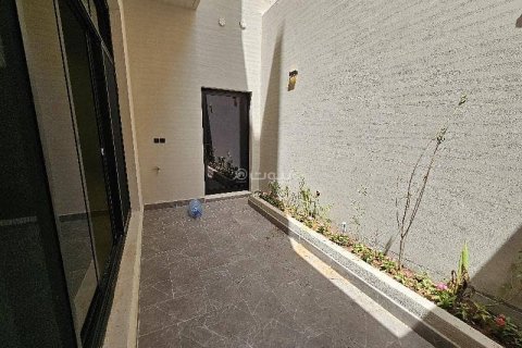 7 bedrooms Villa in Riyadh, Saudi Arabia No. 69134 7