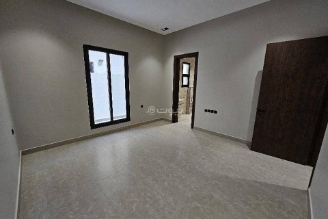 7 bedrooms Villa in Riyadh, Saudi Arabia No. 69134 16