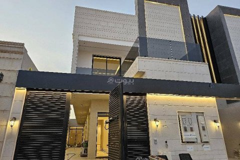 4 bedrooms Apartment in Riyadh, Saudi Arabia No. 69133