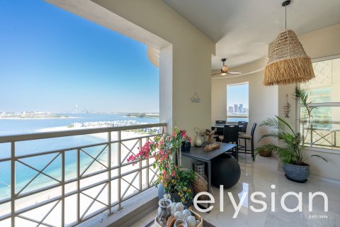 Квартира с 2 спальнями в Shoreline Apartments, ОАЭ №64649