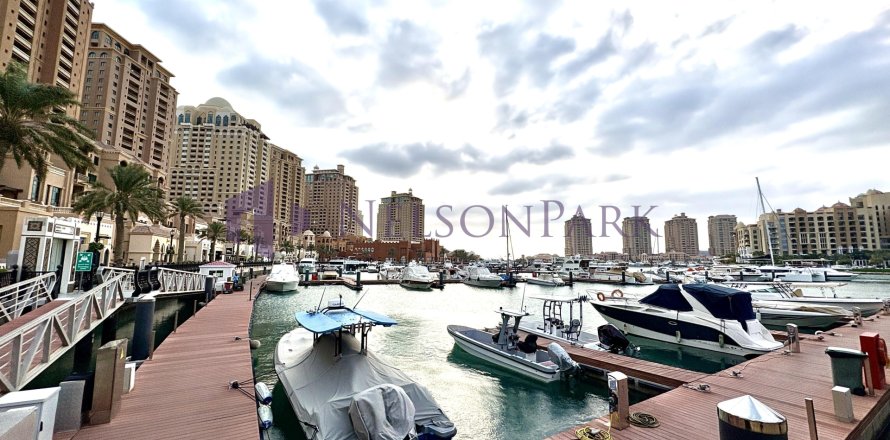 2 bedrooms Townhouse in Doha, Qatar No. 57153