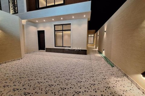 4 bedrooms Apartment in Riyadh, Saudi Arabia No. 99538