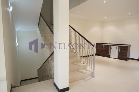 6 bedrooms Villa in Doha, Qatar No. 57482 10