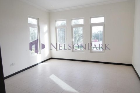 6 bedrooms Villa in Doha, Qatar No. 57482 11