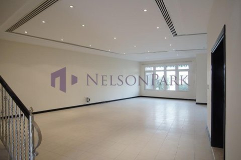 6 bedrooms Villa in Doha, Qatar No. 57482 4