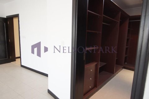 6 bedrooms Villa in Doha, Qatar No. 57482 21