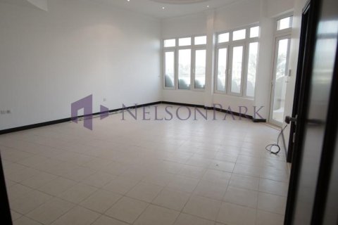 6 bedrooms Villa in Doha, Qatar No. 57482 17