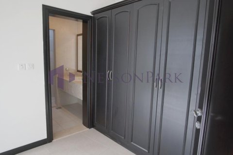 Villa de 4 dormitorios en Doha, Qatar No. 57484 20