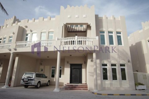 4 غرف نوم فيلا في الدوحة, Qatar رقم 57484