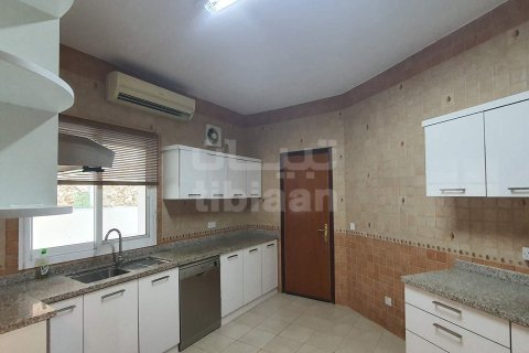 Villa Jumelée de 4 chambres à Muscat, Oman No. 53673 7