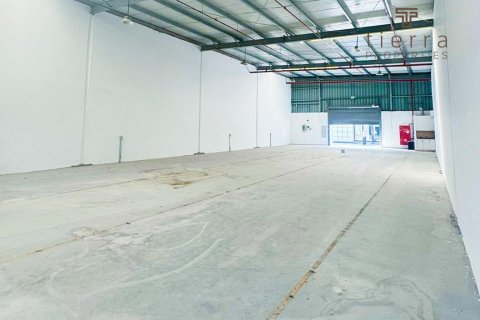 327.2m² Warehouse in Al Quoz, UAE No. 46614