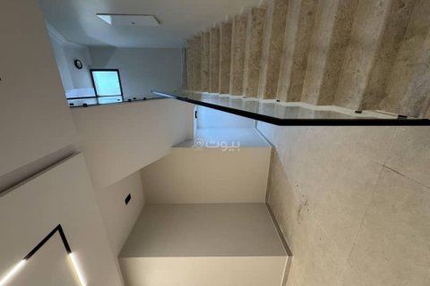 Villa de 8 dormitorios en Riyadh, Saudi Arabia No. 60107 13