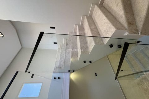 Villa de 8 dormitorios en Riyadh, Saudi Arabia No. 60107 25