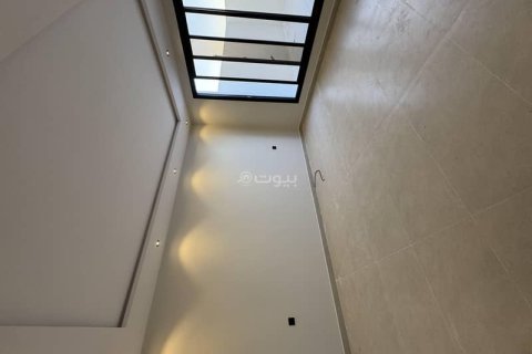 Villa de 8 dormitorios en Riyadh, Saudi Arabia No. 60107 24