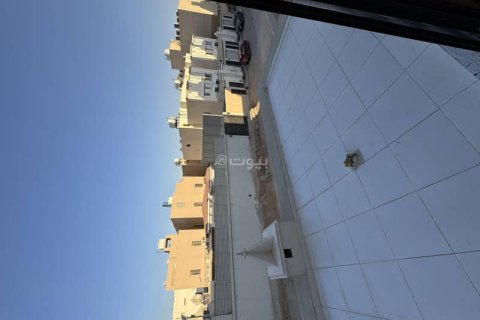 Villa de 8 dormitorios en Riyadh, Saudi Arabia No. 60107 15