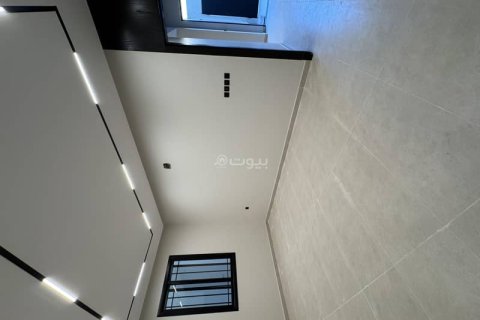 Villa de 8 dormitorios en Riyadh, Saudi Arabia No. 60107 7